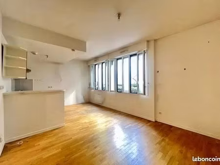 studio 1 pièce 32 m²