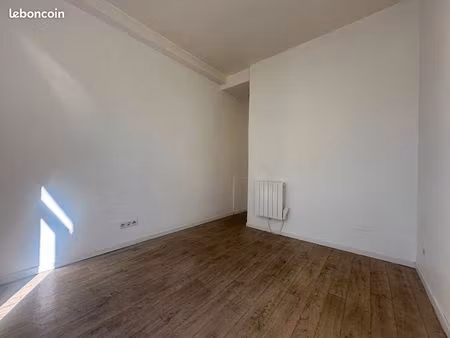 studio 1 pièce 27 m²