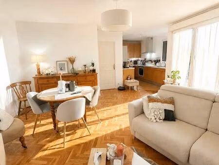 à louer – bel appartement t3/t4 de 90 m² – quartier noailles