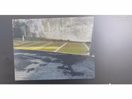 place de parking exterieur