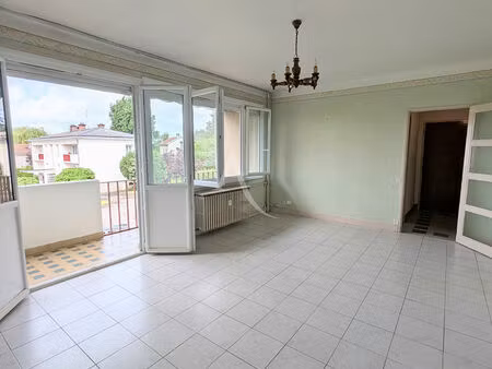 à vendre - appartement 3 pièces avec balcon  garage et cave
