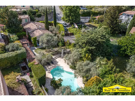 maison familiale 144m² avec piscine  au calme en plein centre-ville