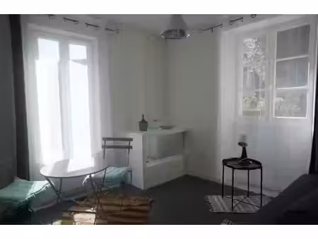 location meublée maison 2 pièces 21 m² à angers (49000)  630 €