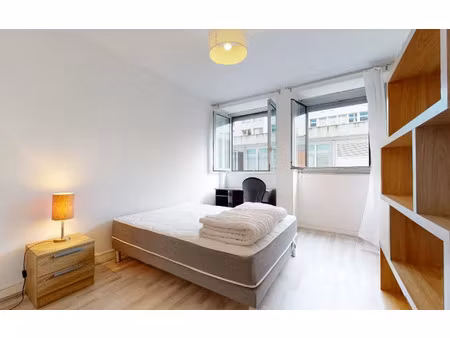 location appartement  m² t-3 à lyon 6  627 €