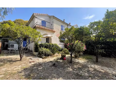 location maison  m² t-3 à antibes  1 830 €