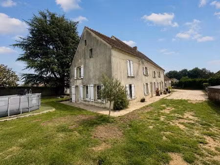authentique longère briarde avec jardin