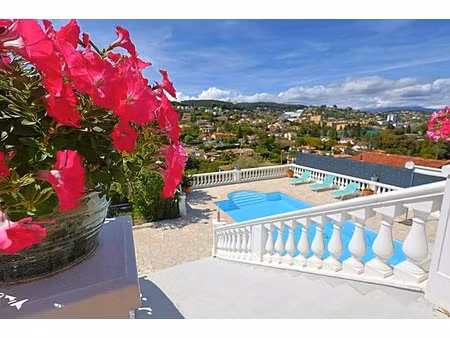vallauris · maison familiale · piscine · vue panoramique colline
