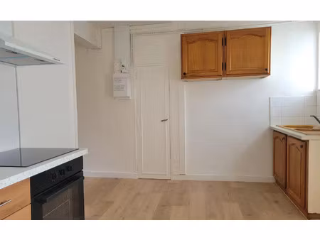 location appartement  m² t-3 à le creusot  399 €