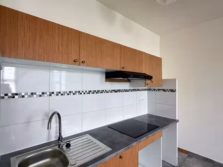 location appartement 3 pièces 42 m² à marseille 3 (13003)