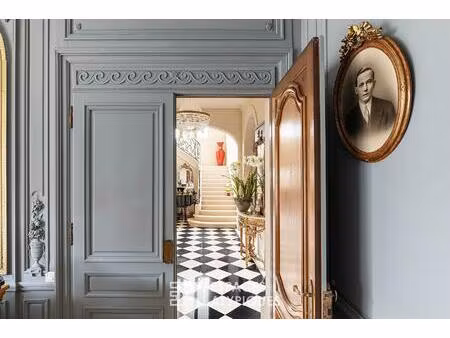hôtel particulier d'exception au coeur du bourg