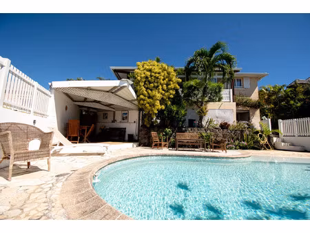 vente maison 4 pièces 147 m² sainte-marie (97438)
