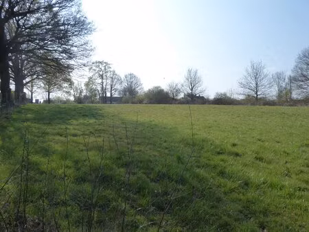 terrain constructible 3 310 m²