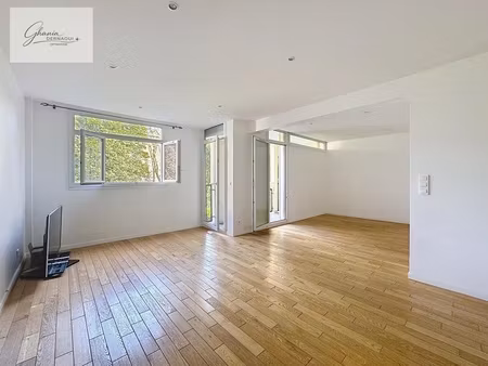 grand t3 -68m² /parking- balcon à deux pas des bords de marne