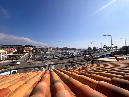a vendre - t2 avec terrasse vue mer - sausset-les-pins