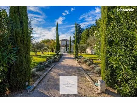 mas 10 pièces 486 m²