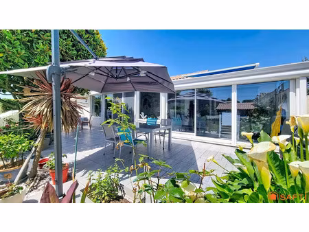 vente maison 8 pièces 195 m² meschers-sur-gironde (17132)
