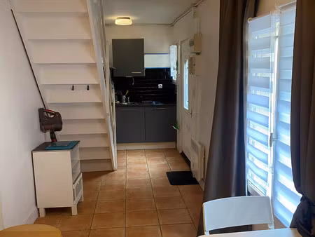 maisonnette meublée sécurisée en duplex avec une chambre d'environ 25 m² - proche des lycé