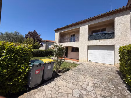 location maison 6 pièces sur deux niveaux avec jardin privatif et garage fermé proche cent