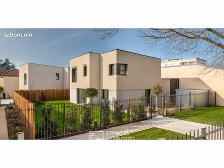 propriété 5 pièces 126 m²