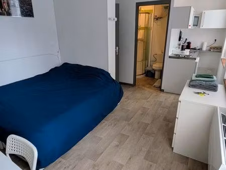 studio meublé neuf à 100m du métro + lave-linge + local à vélo