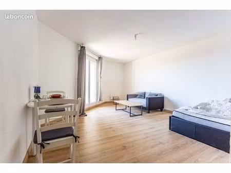 studio meuble