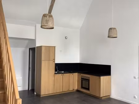 à louer – bel appartement rénové de 80 m² dans une ancienne ferme de charme – beaucamps-li