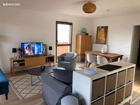 location appartement 3 pièces (t3) 62m2 + balcon + parking