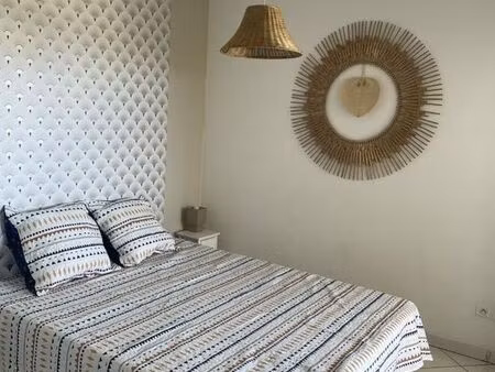 à louer – appartement meublé 42 m² – centre-ville/ la possession