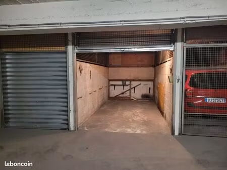 box garage à louer aux 5 avenues 13004