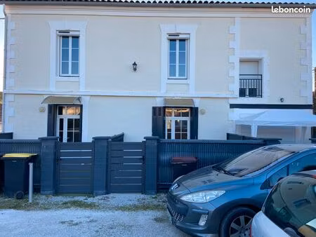 ruelle maison meublée 3 pièces avec cour