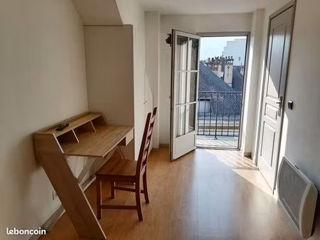 f1 chambéry centre  rue pietonne  prox place des halles 28 m2 approx. appartement entièrem