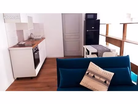 joli studio avec coin chambre entièrement meublé