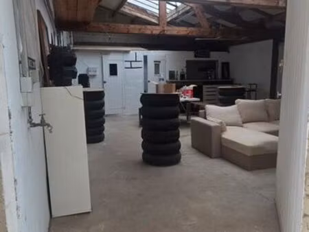 garage ou stockage de 60m2 avec eau et électricité