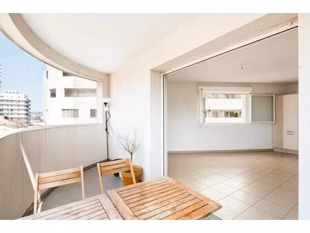appartement lumineux 3 pièces à marseille