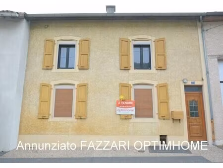 ? a vendre en exclusivité  maison de village de 111 m² habitable avec dépendances et...