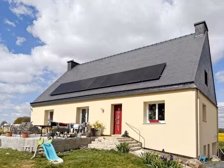 maison de 8 pièces de 155 m² à radenac