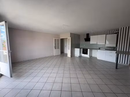 location appartement 2 pièces 60 m² à saint-galmier (42330)  707 €