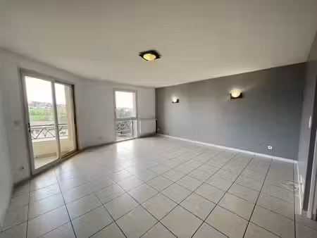 location appartement 2 pièces 61 m² à saint-galmier (42330)  698 €