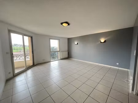 location appartement 2 pièces 61 m² à saint-galmier (42330)  698 €