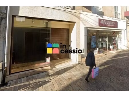 location commerce le mans 72000 90m²