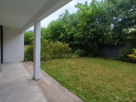 t2 avec terrasse et parking à bordeaux