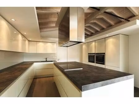 **rare t4 avec vaste terrasse dans residence luxueuse à seulement 600 mètres de la gare d'
