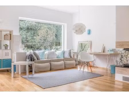*rare 4 pièces avec beau balcon idéalement situé proche gare*