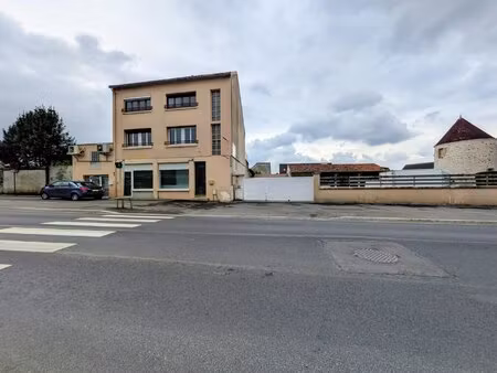 immeuble de caractère à montmirail – emplacement idéal & fort potentiel