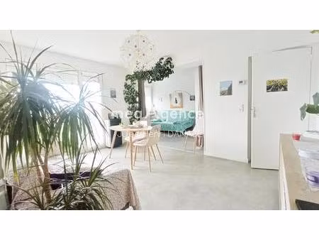 appart avec balcon  rénové  ascenseur  sécurisé 