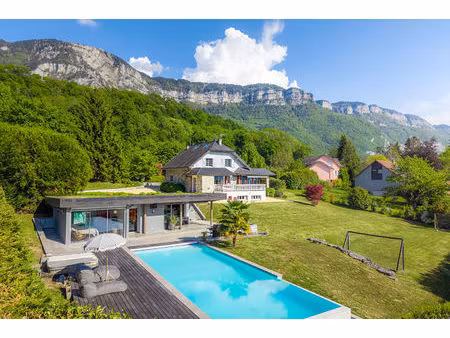 exclusivité - maison avec vue lac du bourget  à 10 min d'aix-les-bains