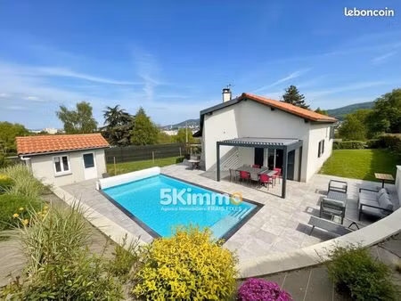 maison 6 pièces 130 m²