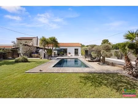 villa de plain-pied 130m² avec piscine  jacuzzi et studio indépendant