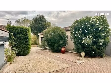 élégante villa avec de nombreuses prestations