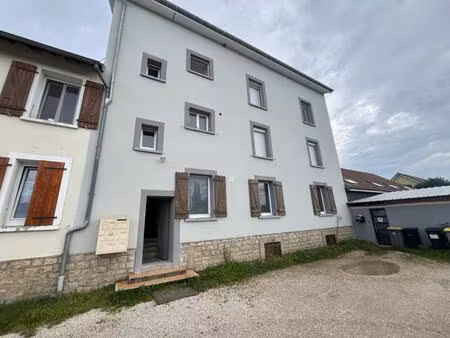 à louer – appartement t3 de 86 42 m² – moncey